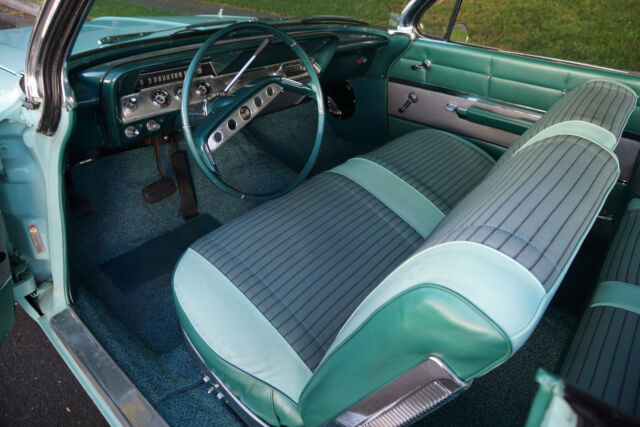 Chevrolet Impala 2 Door Hardtop Custom 1961 image number 40