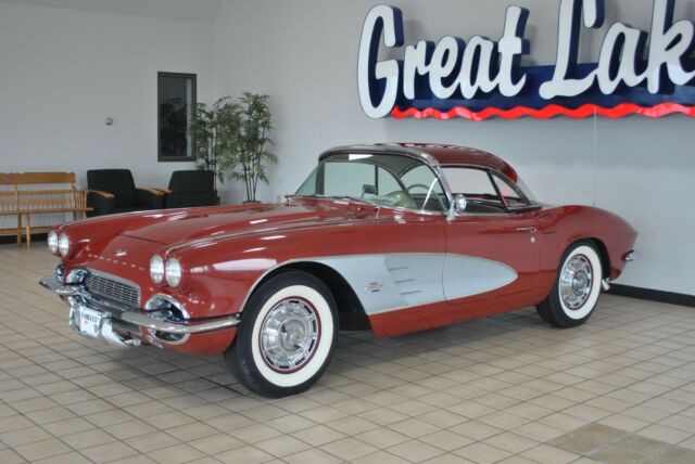 Chevrolet Corvette 1961 image number 0