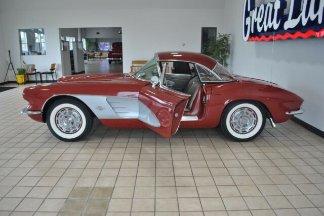 Chevrolet Corvette 1961 image number 10