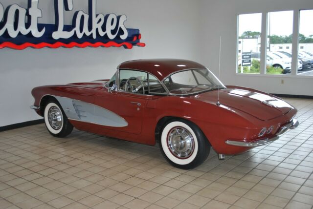 Chevrolet Corvette 1961 image number 28