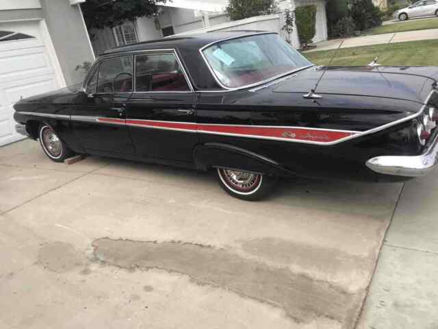 Chevrolet Impala 1961 image number 0