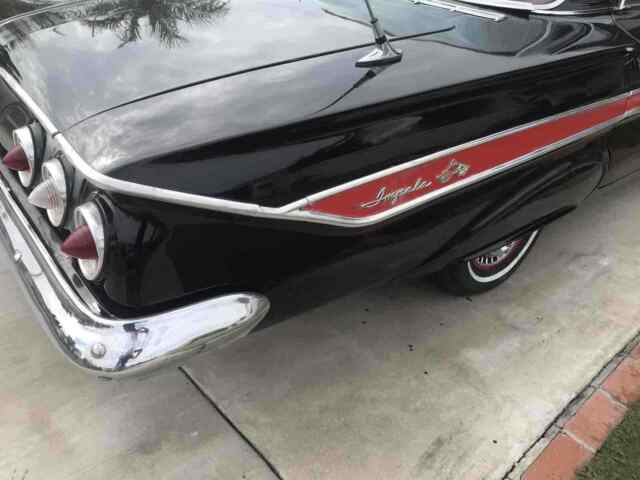 Chevrolet Impala 1961 image number 2