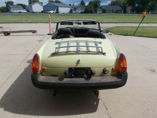 MG MGB 1977 image number 14