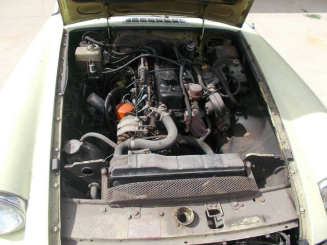 MG MGB 1977 image number 15