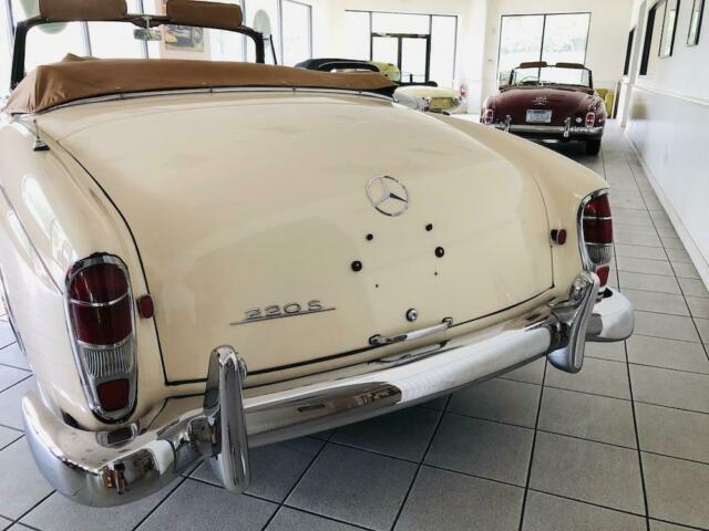 Mercedes-Benz 200-Series 1958 image number 20