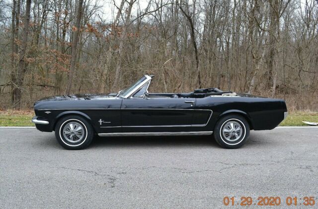 Ford Mustang 1966 image number 2