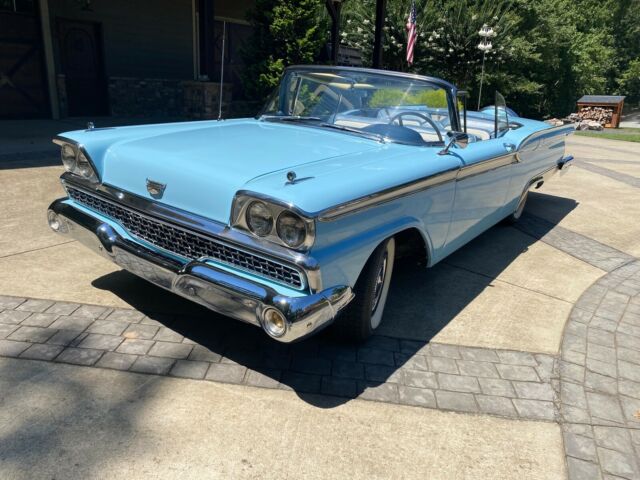 Ford Skyliner 1959 image number 0