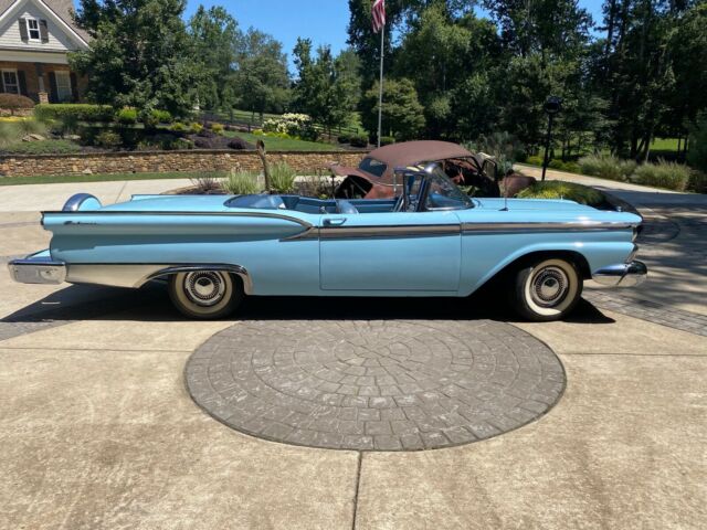 Ford Skyliner 1959 image number 25