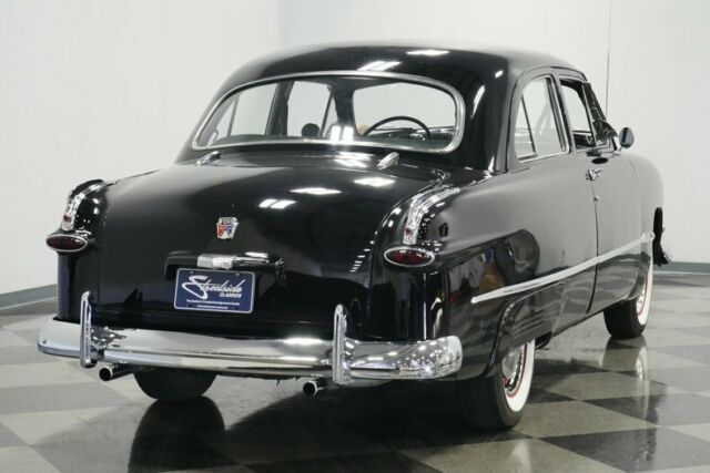 Ford Tudor 1950 image number 36