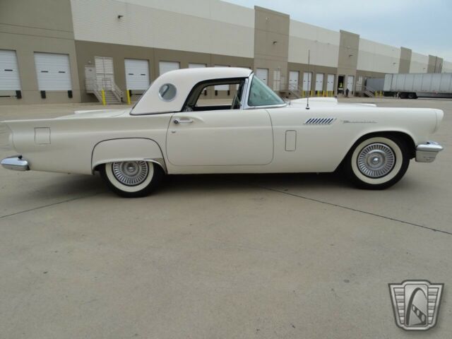 Ford Thunderbird 1957 image number 5