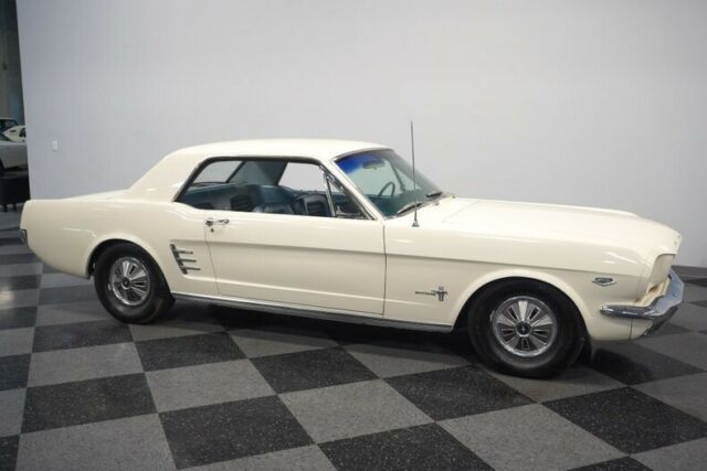 Ford Mustang 1966 image number 16