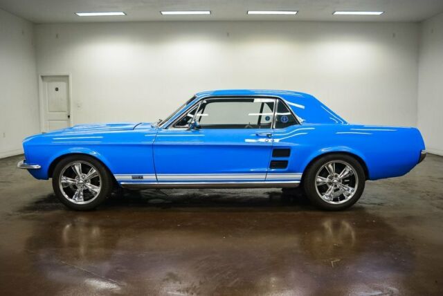 Ford Mustang 1967 image number 27