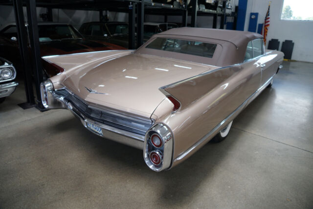 Cadillac Series 62 V8 Convertible 1960 image number 22