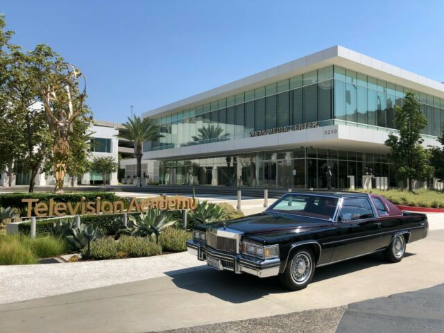 Cadillac DeVille 1978 image number 2