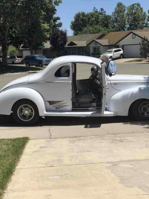 Ford Coupe 1940 image number 21