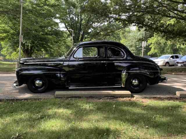 Ford Coupe 1947 image number 1