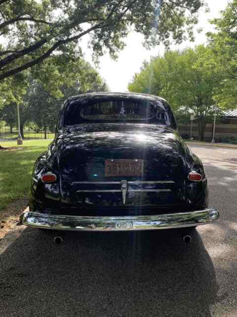 Ford Coupe 1947 image number 11