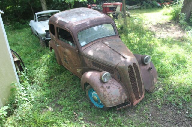 Ford Anglia 1951 image number 0