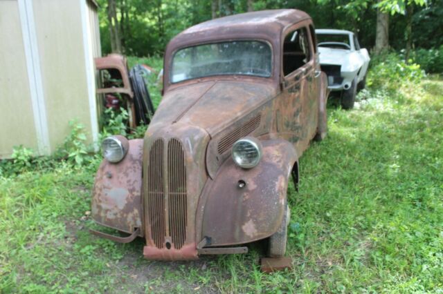 Ford Anglia 1951 image number 20