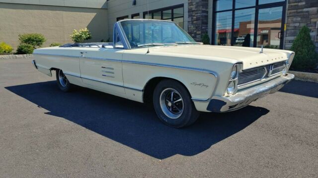 Plymouth Fury 1966 image number 1