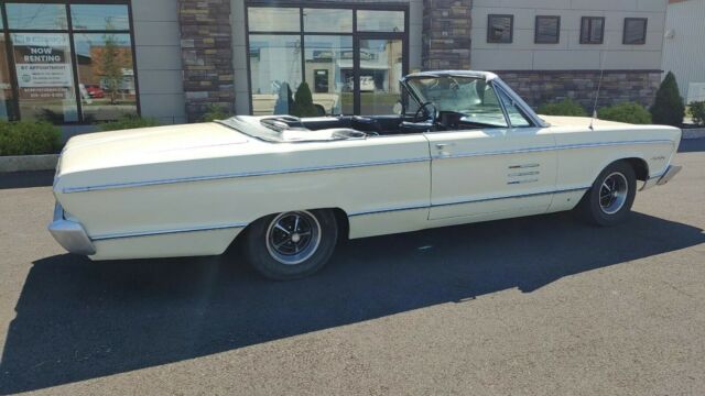 Plymouth Fury 1966 image number 19