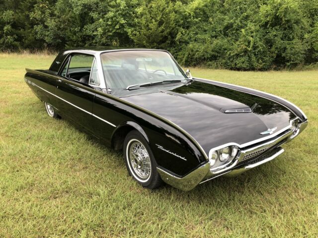 Ford Thunderbird Hardtop 1962 image number 12