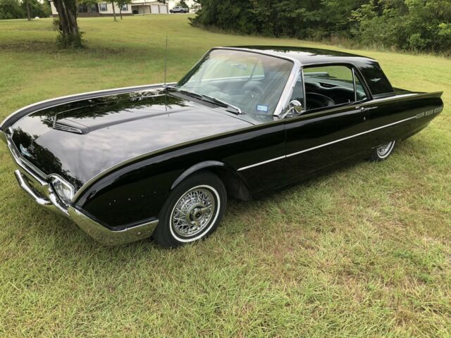 Ford Thunderbird Hardtop 1962 image number 13