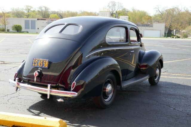 Ford Tudor Sedan 1939 image number 31