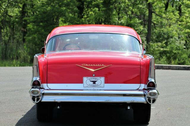 Chevrolet Bel Air/150/210 1957 image number 12