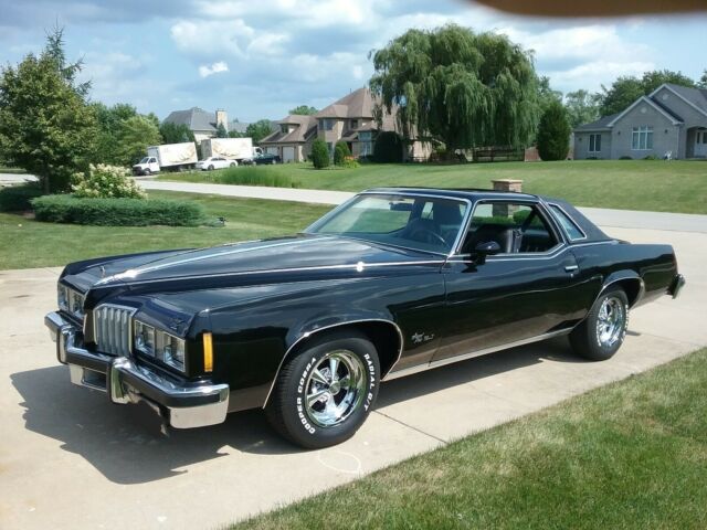 Pontiac Grand Prix 1977 image number 18