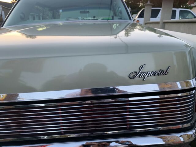 Chrysler Imperial Crown 1968 image number 10