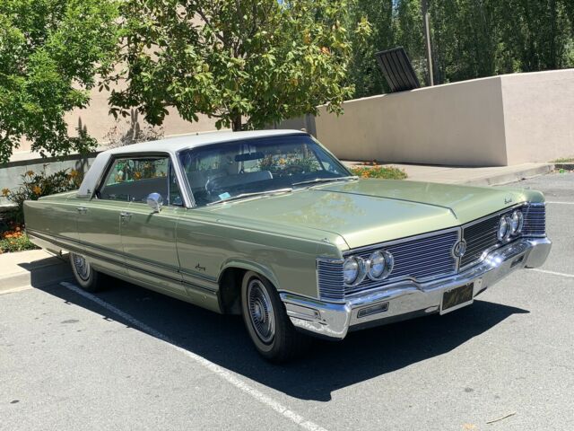 Chrysler Imperial Crown 1968 image number 11