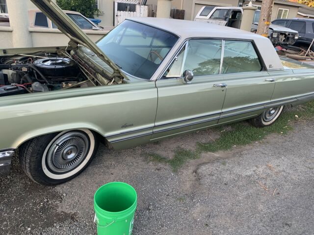 Chrysler Imperial Crown 1968 image number 24