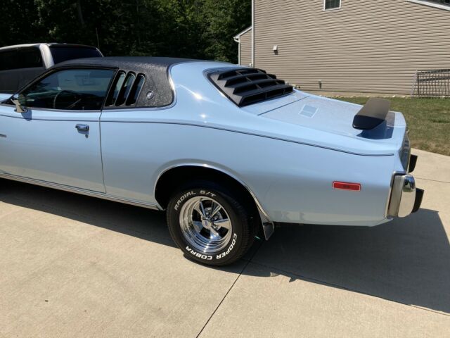 Dodge Charger 1973 image number 4