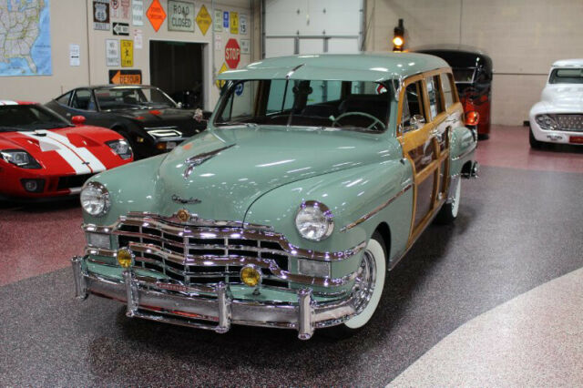 Chrysler ROYAL"WOODIE" 1949 image number 1