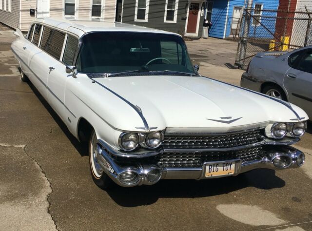 Cadillac Fleetwood 1959 image number 10