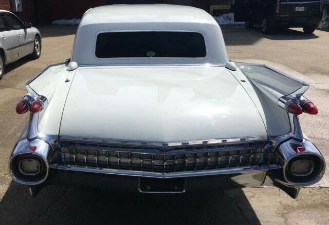 Cadillac Fleetwood 1959 image number 14