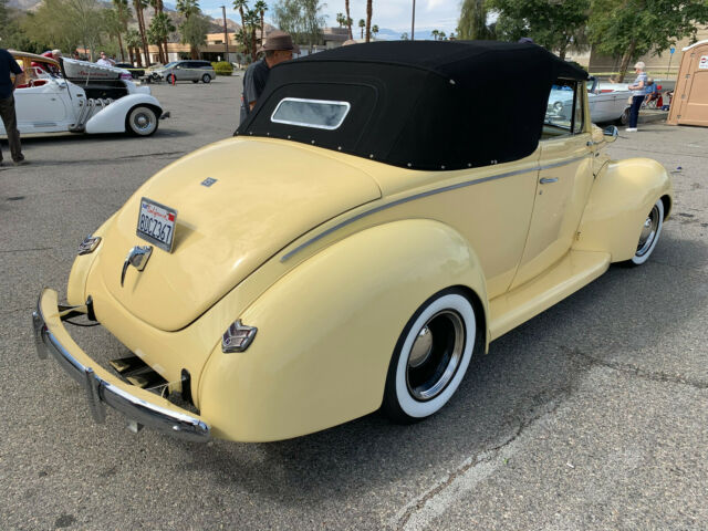 Ford Deluxe 1940 image number 22