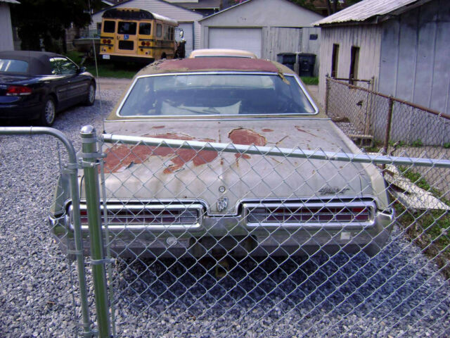 Buick Wildcat 1969 image number 12