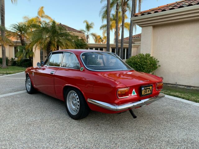 Alfa Romeo Giulia 1967 image number 27