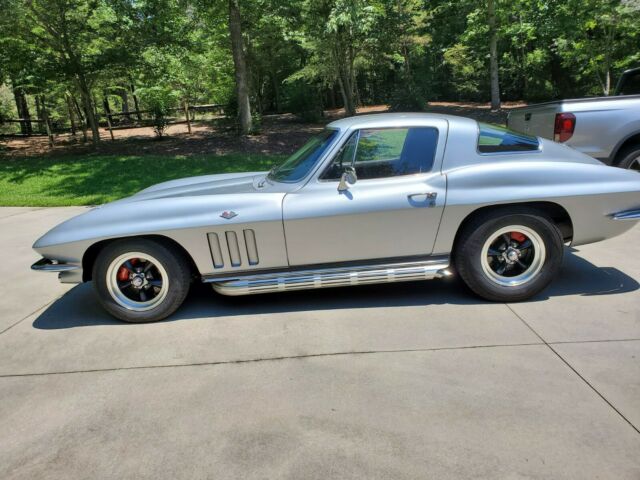 Chevrolet Corvette 1966 image number 1