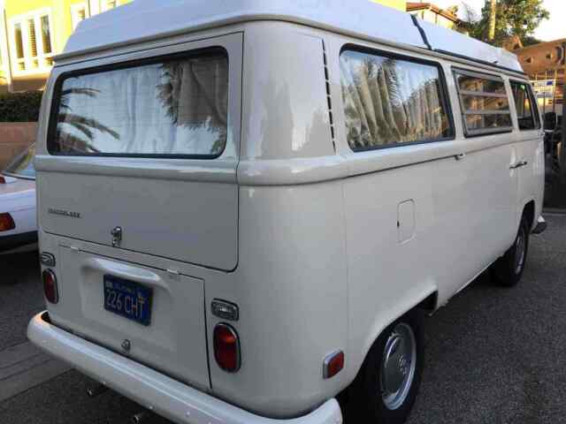 Volkswagen Camper 1971 image number 20