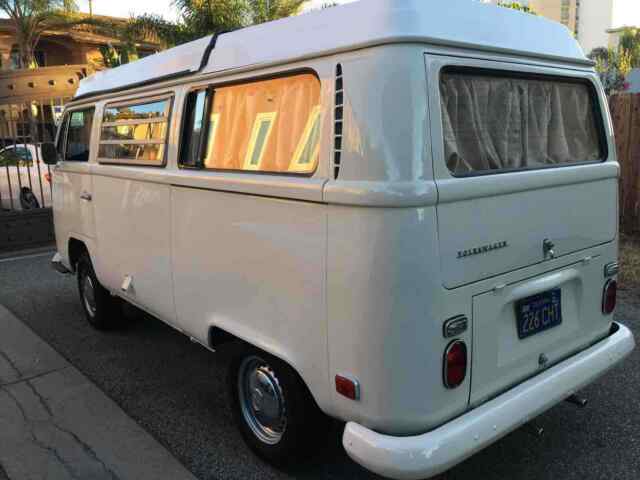 Volkswagen Camper 1971 image number 21