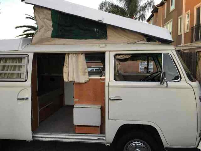 Volkswagen Camper 1971 image number 24