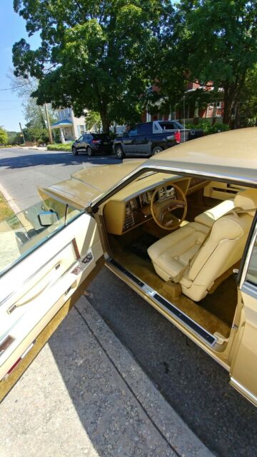 Lincoln Continental 1979 image number 21