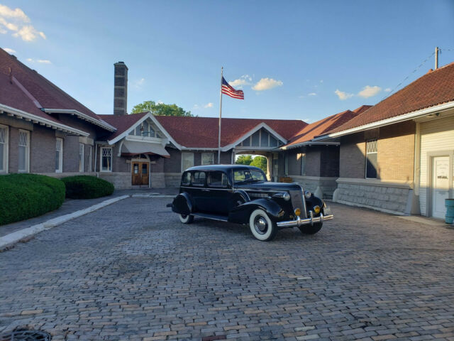 Buick Series 90 1937 image number 0