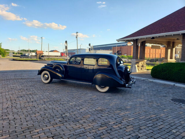 Buick Series 90 1937 image number 1