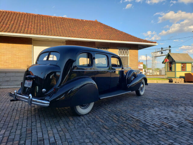 Buick Series 90 1937 image number 20