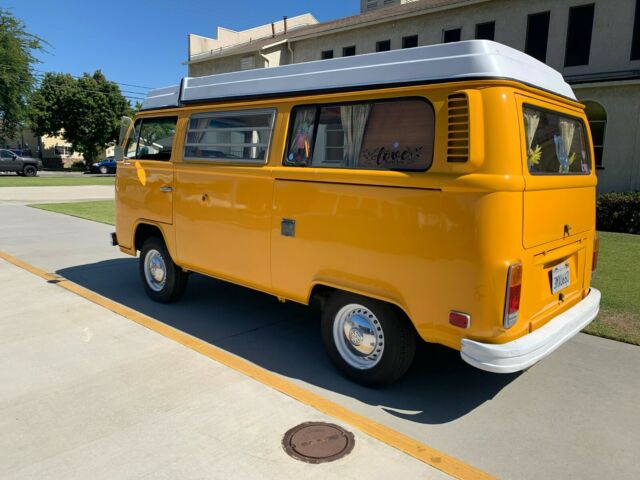 Volkswagen Bus/Vanagon 1977 image number 28