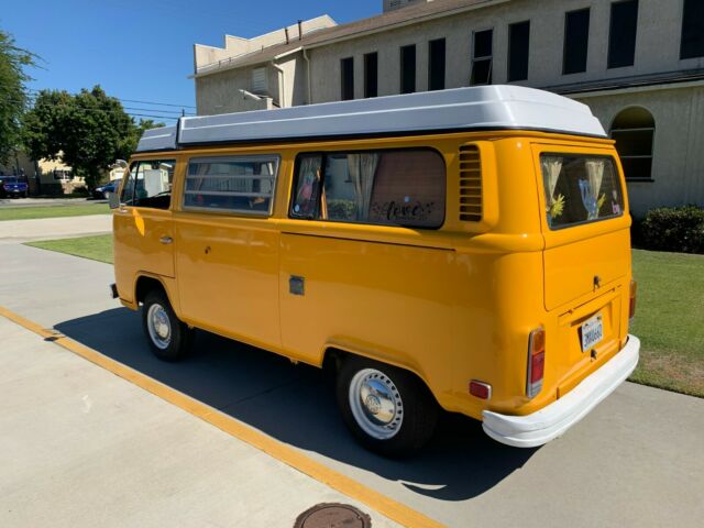 Volkswagen Bus/Vanagon 1977 image number 29